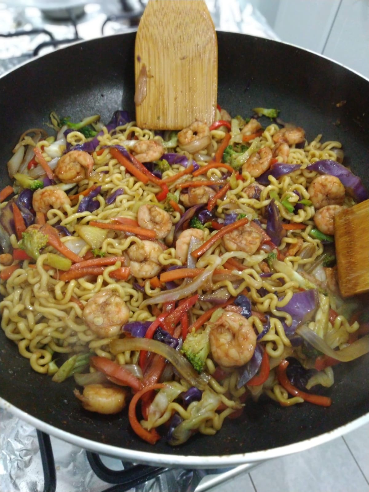 Combo Yakisoba de Camarão 500g (Serve 2 Pessoas)